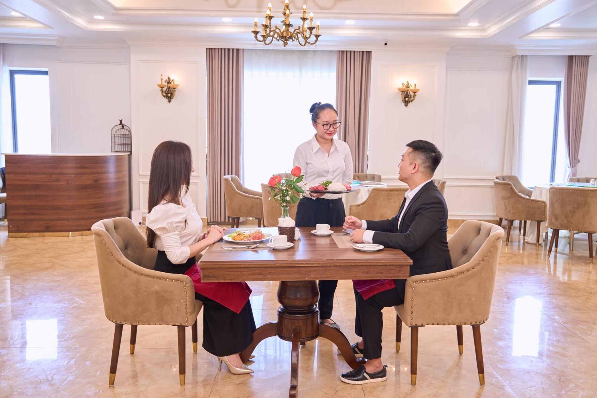 Le Haute Hotel Hai Phong Exteriör bild