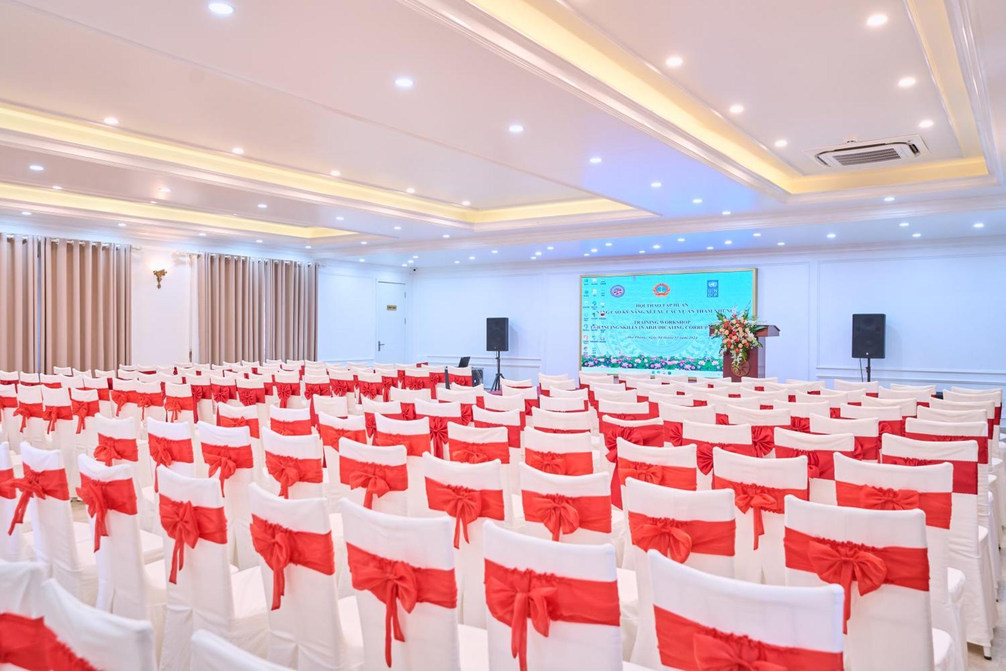 Le Haute Hotel Hai Phong Exteriör bild