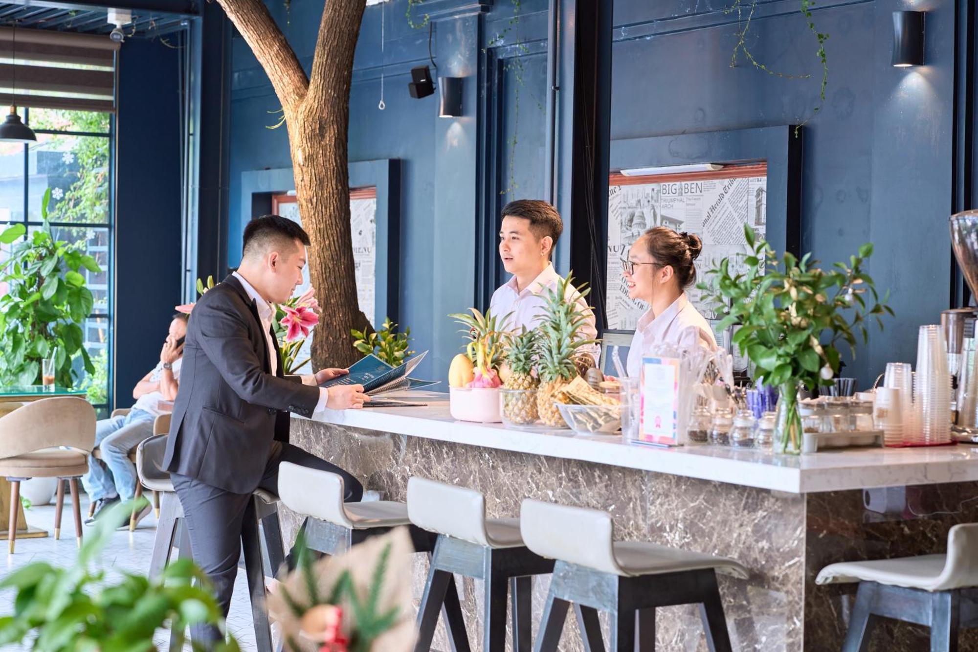Le Haute Hotel Hai Phong Exteriör bild